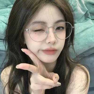 这名男子，捡到了人鱼。